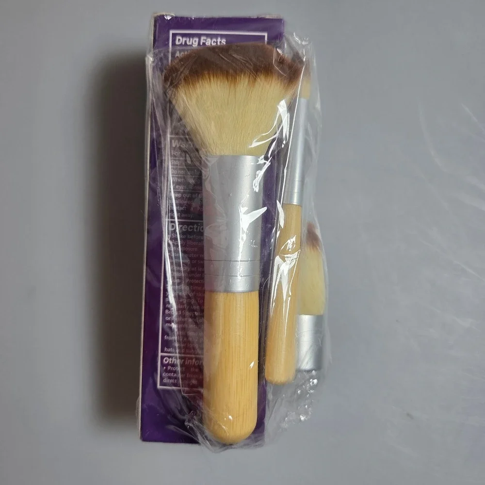 Dimot High-Performance Naturals Blur Imperfections Tinted SPF with Brush Set NEW